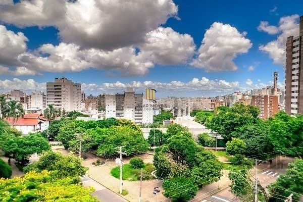 Apartamento de 3 Dormitórios com Suíte e 2 Vagas no Bairro Petrópolis - 160m²