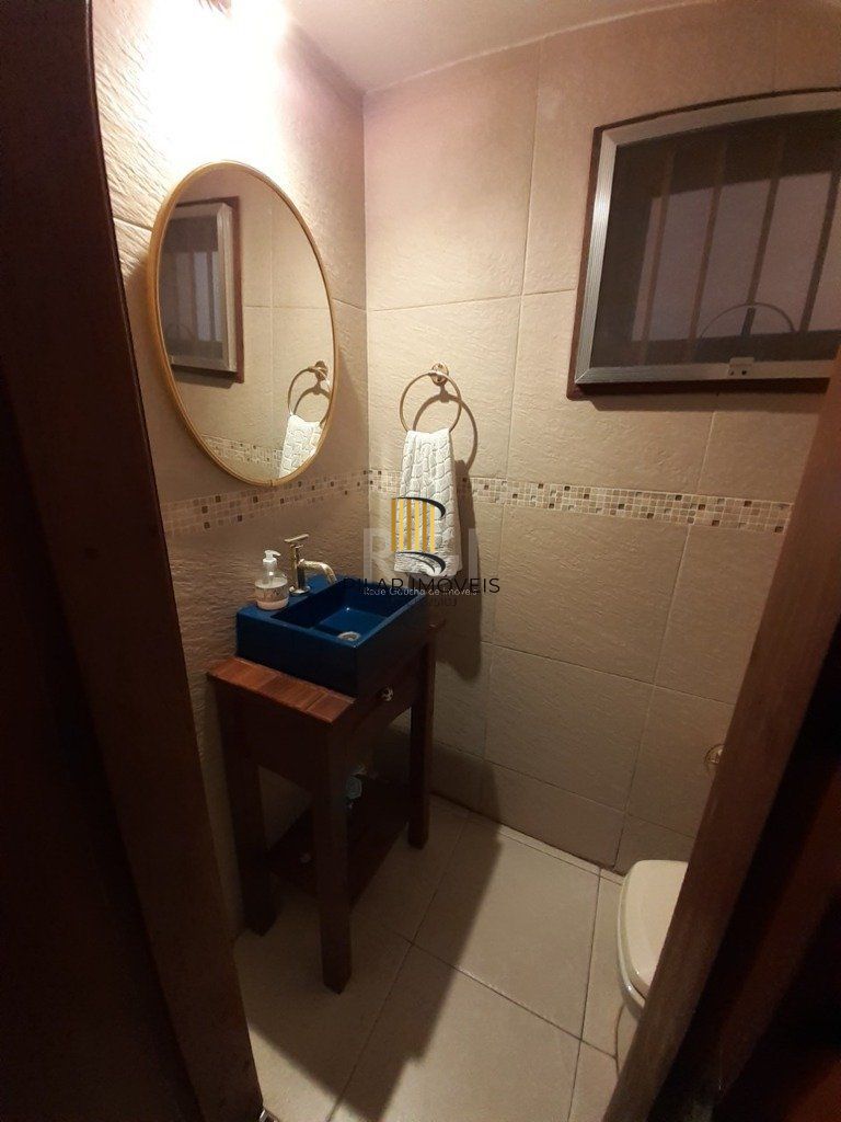 Casa 3 dormitórios, 2 suítes, 4 vagas, 257,52 m² de área privativa, no Bairro Ipanema
