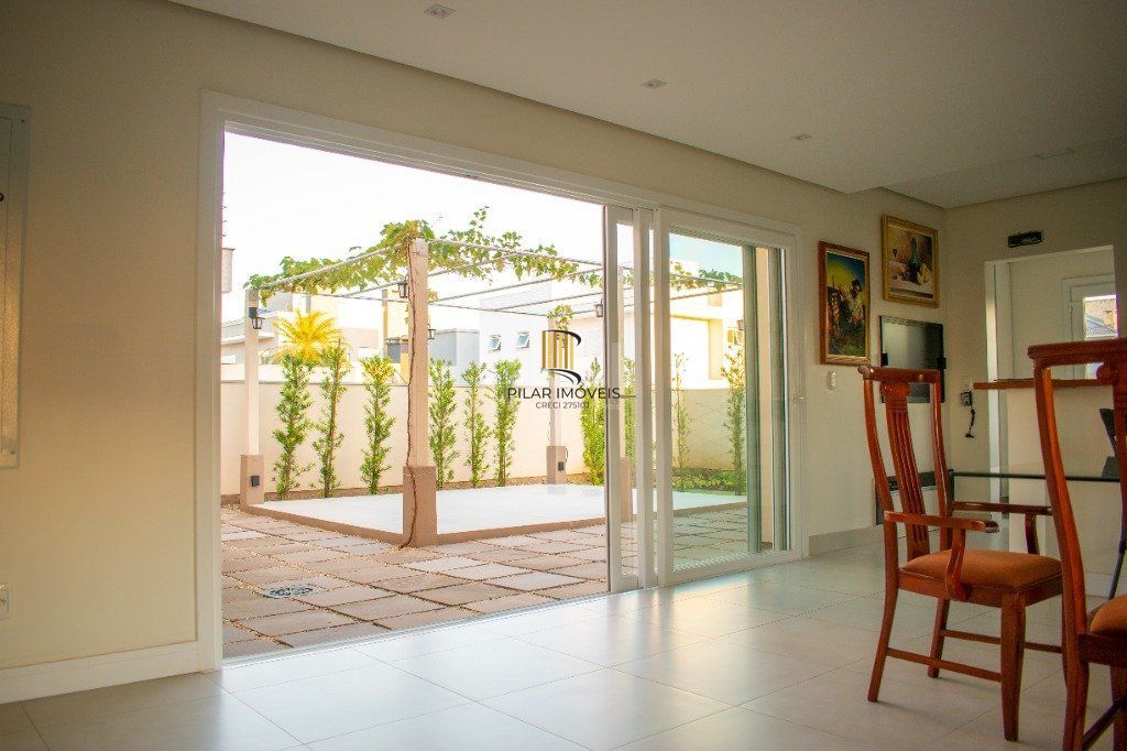 Casa para Venda - 243.12m², 4 dormitórios, sendo 1 suites, 4 vagas - São Vicente