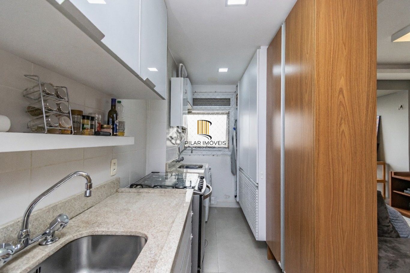 Vende-se apartamento com 2 quartos (1 suíte), 62m² e 1 vaga – Passo da Areia