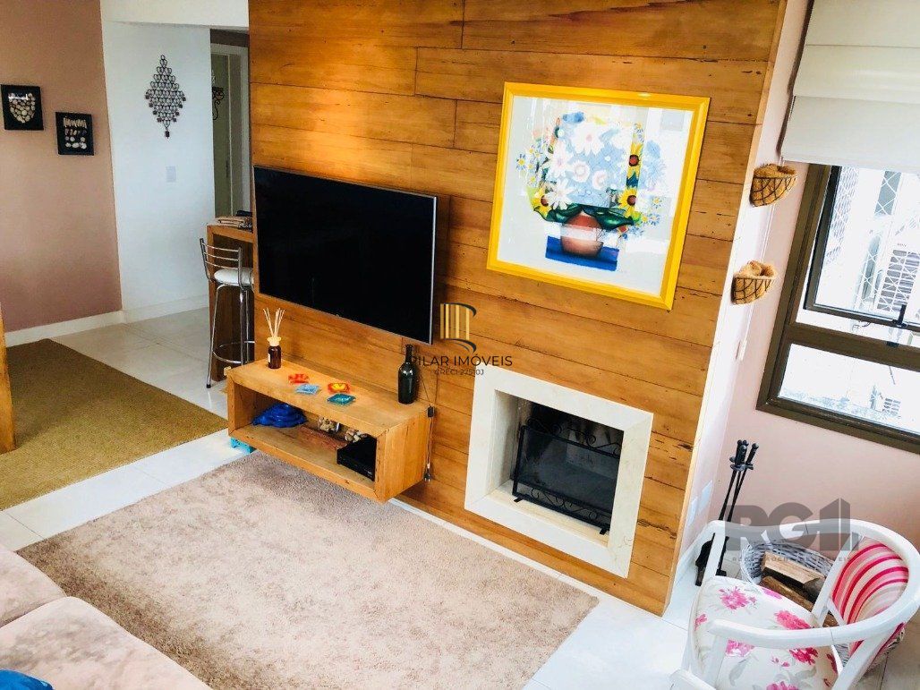 Vende-se apartamento mobiliado, 2 quartos, 1 suíte, 2 vagas - Petrópolis