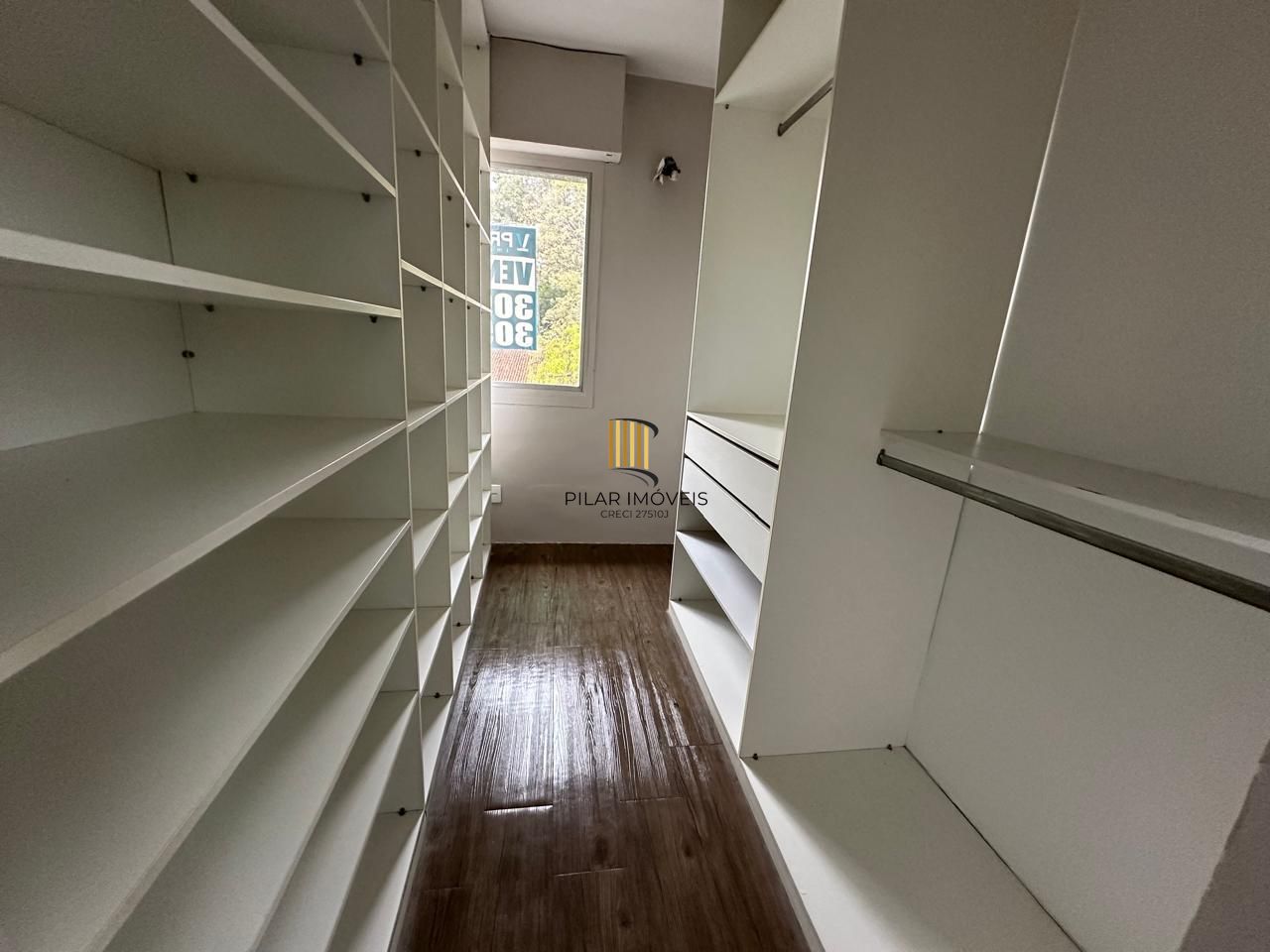 Vende-se cobertura com 2 quartos(2 suítes), piscina, 2 vagas e 235 m² – Mont`Serrat