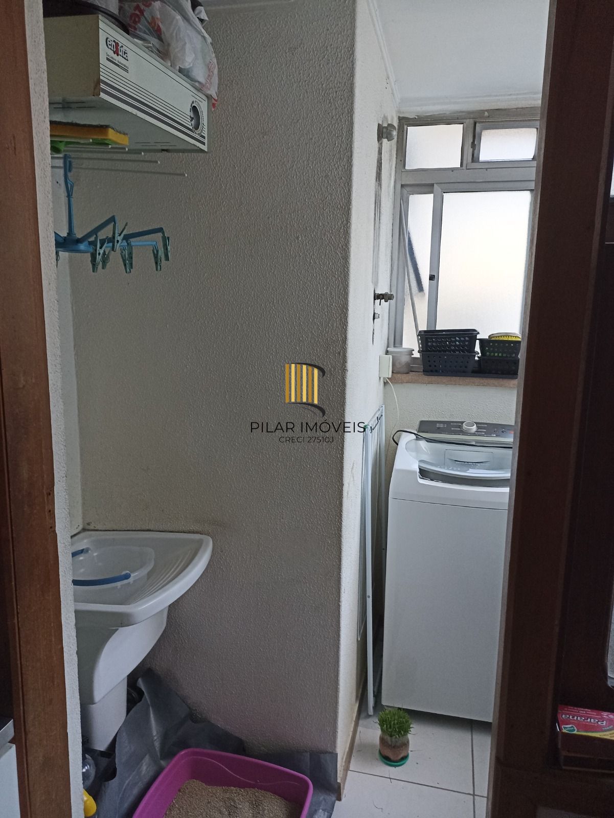 Vende-se apartamento de 1 dormitório com sacada e 47m² - Cidade Baixa