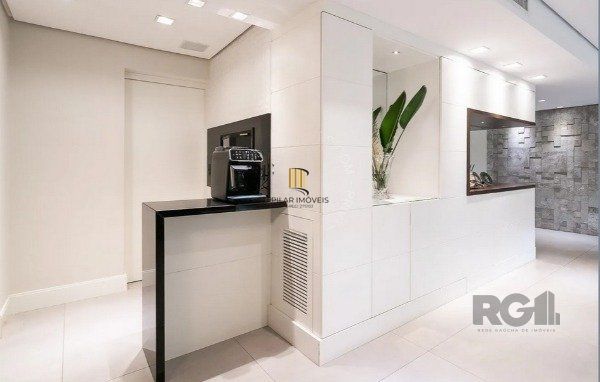 Apartamento de 192m² com 3 Suítes, 3 Vagas e Móveis Planejados de Alto Padrão Próximo à Praça da Encol