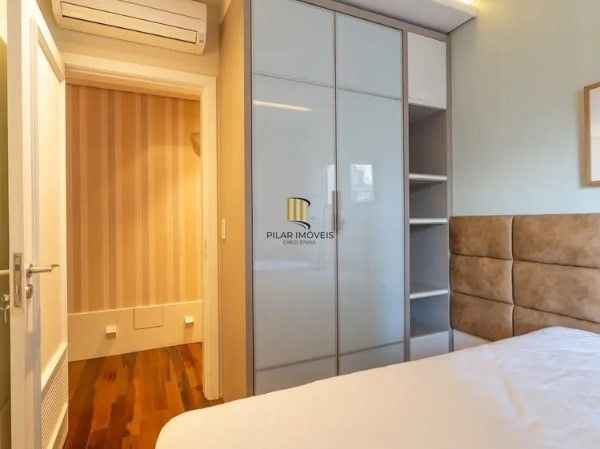 Vende-se amplo apartamento luxuoso 3 suítes e 3 vagas, hidro, mobiliado, dependência completa - 221m² - Bela Vista