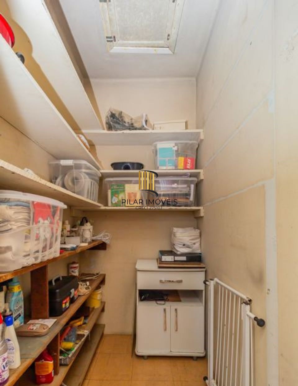 Vende-se apartamento com 3 quartos, 87m² e sacada - Petrópolis