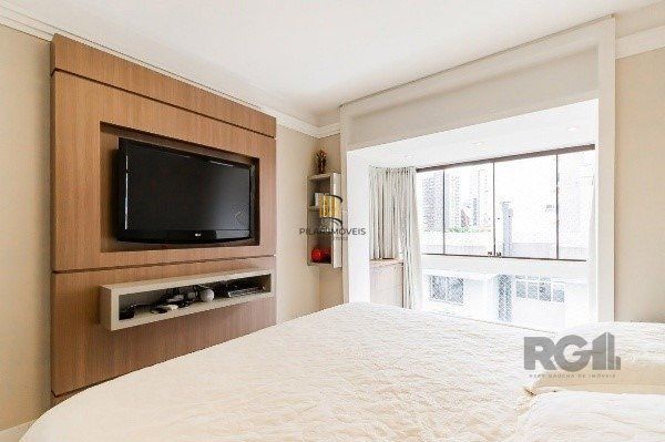 Apartamento Amplo de 3 Dormitórios com Suíte, Lareira e Infraestrutura Completa - 146m² - Mont Serrat