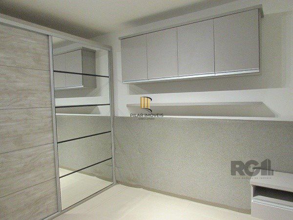 Apartamento com 1 Dormitório e Pátio Privativo no Bairro Petrópolis