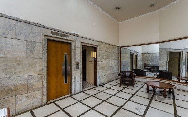 Amplo Apartamento de 3 quartos com suíte e 2 sacadas, com Vista para o Guaíba e 1 Vaga - Moinhos de Vento - 126m²