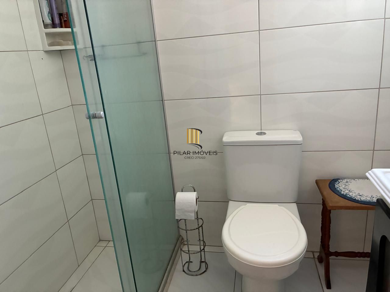Vende-se apartamento com 2 quartos, e 1 vaga – Passo da Areia