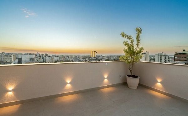 Vende-se luxuosa cobertura com 270m²- 3 suítes, 3 vagas e piscina no Auxiliadora