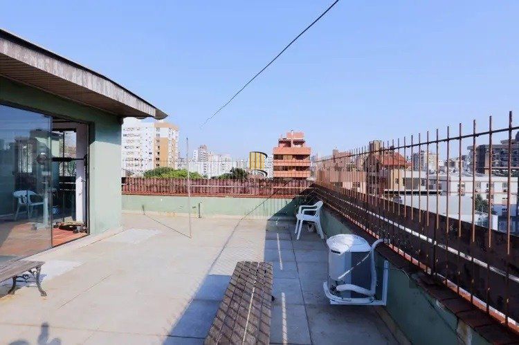 Vende-se ampla cobertura 3 quartos com vaga, lareira e churrasqueira - 175m² - Auxiliadora