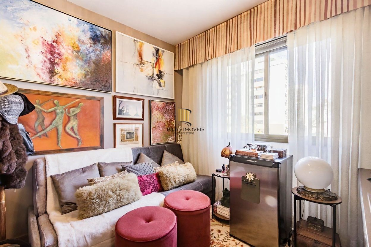 Vende-se apartamento com 2 quartos (1 suíte), 75 m² e churrasqueira - Petrópolis