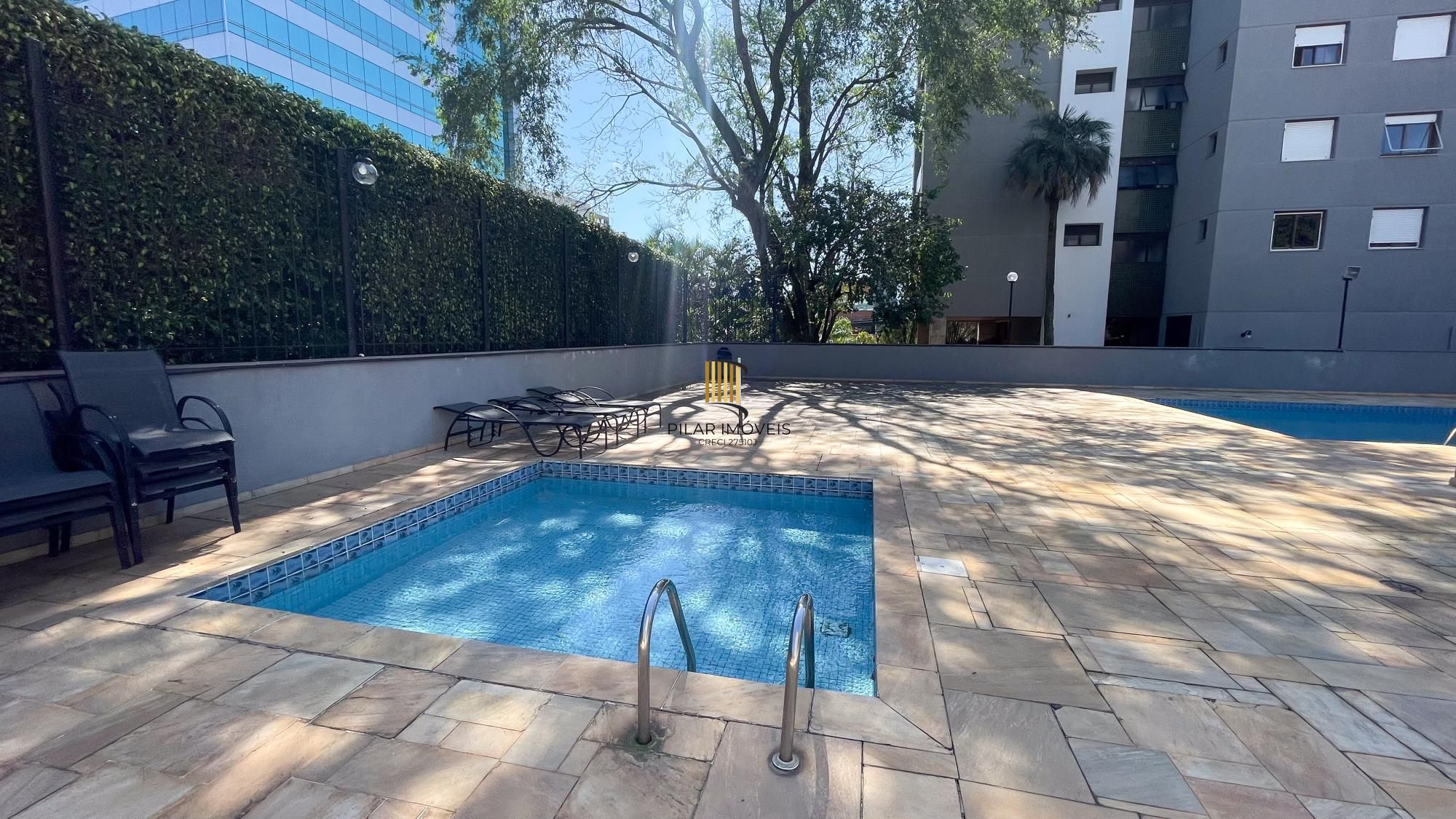 Vende-se apartamento com 3 quartos (1 suíte), 100m² e 1 vaga - Jardim Europa