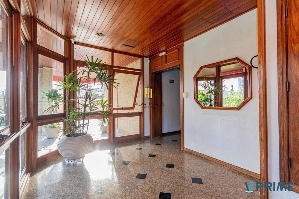 Vende-se cobertura com 3 quartos (1 suíte), 311m² e 3 vagas – Rio Branco