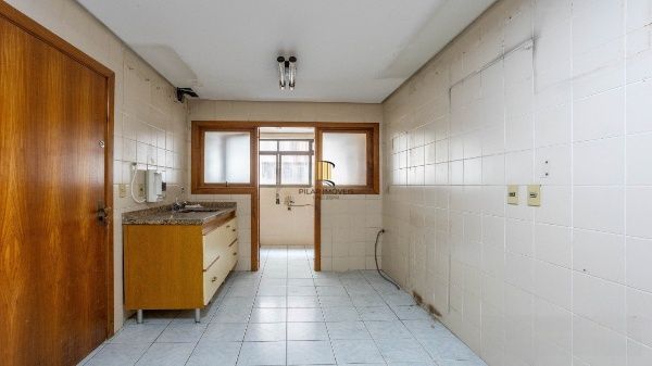Vende-se apartamento com 3 quartos, 133m² e 2 vagas - Rio Branco