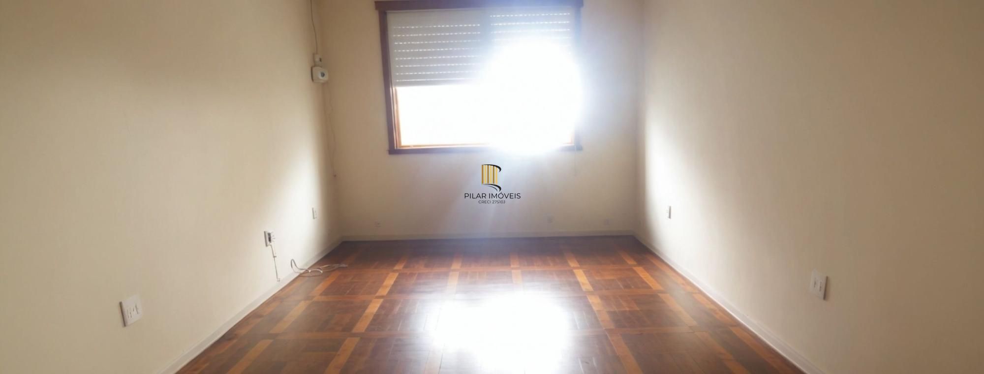 Vende-se apartamento de 1 dormitório e 45m² - Menino Deus