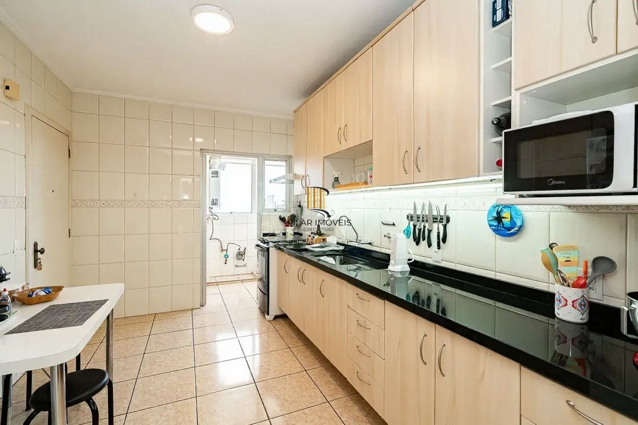 Vende-se apartamento com 3 quartos (1 suíte), 139 m², 2 vagas – Moinhos de Vento