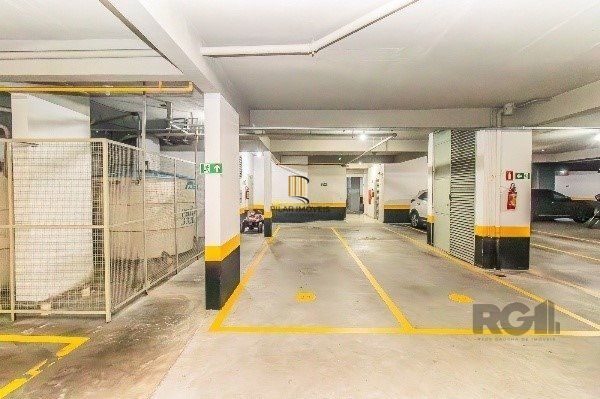 Apartamento de alto padrão, 3 suítes, 3 vagas, ao lado da Praça da Encol