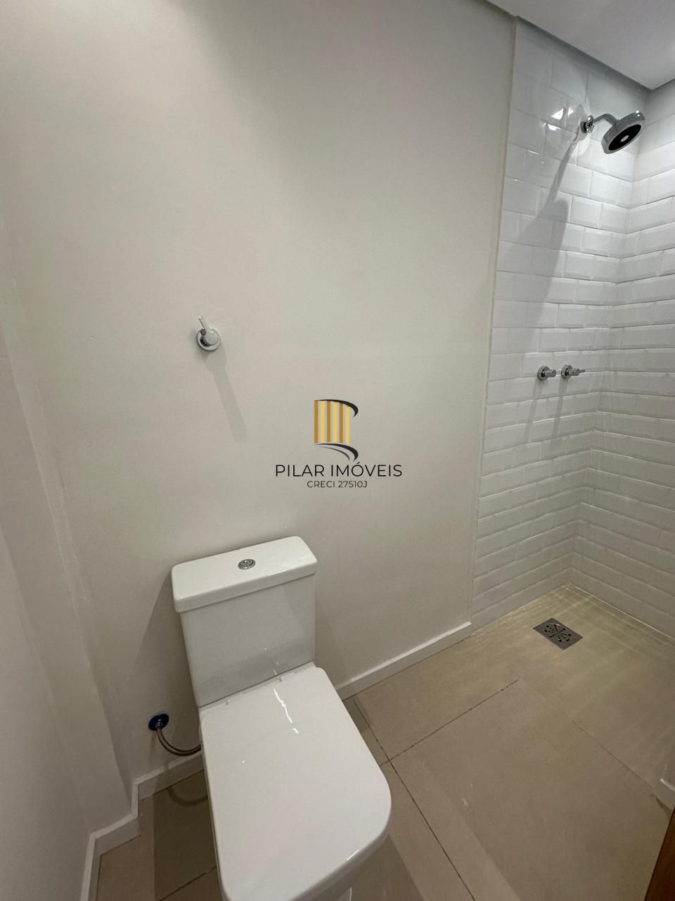 Vende-se apartamento com 3 quartos (2 suítes), 104,6m² e 1 vaga – Petrópolis