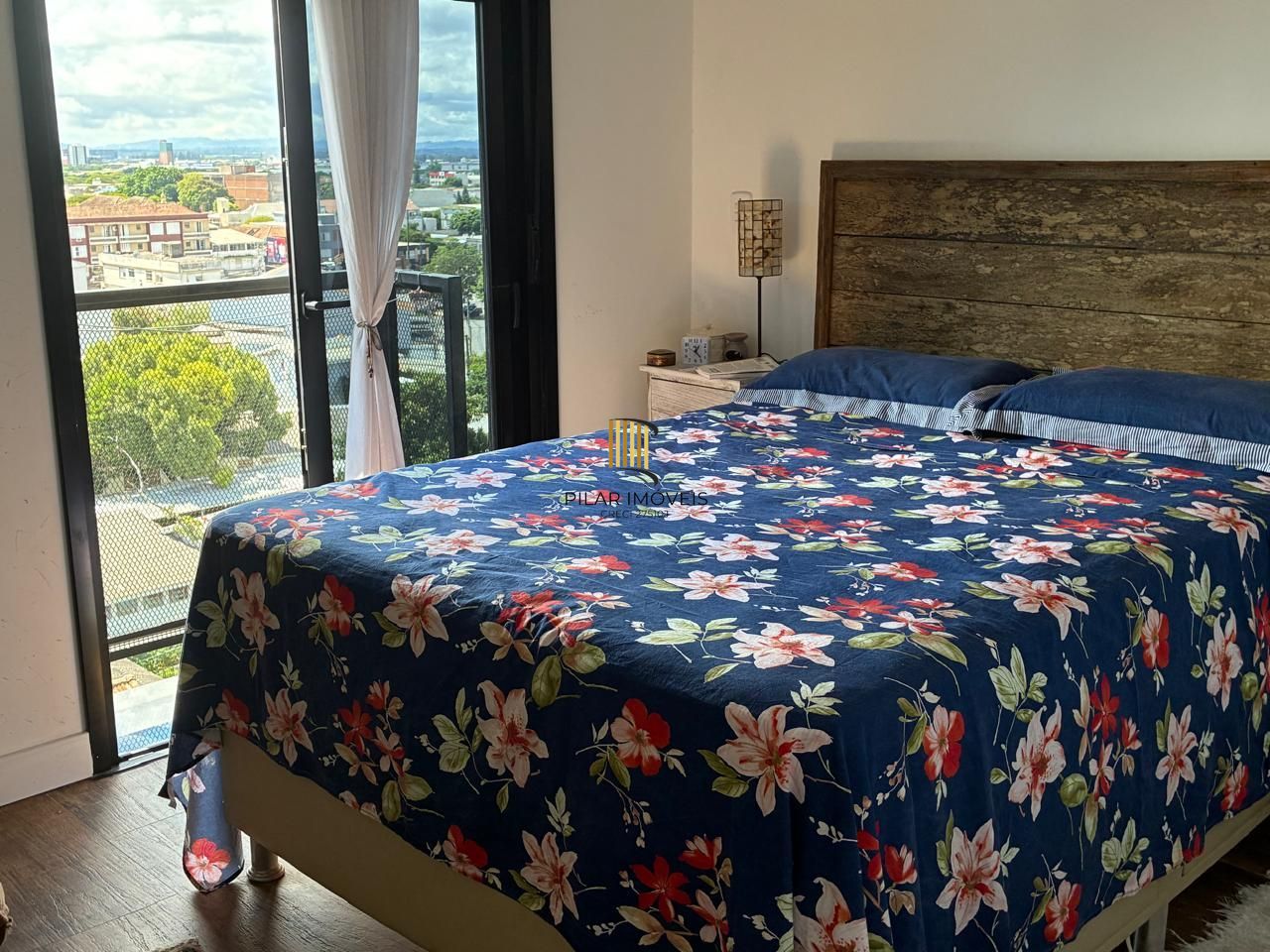 Vende-se apartamento com 2 quartos (1 suíte), 79m² e 2 vagas - Rua Eduardo chartier 190