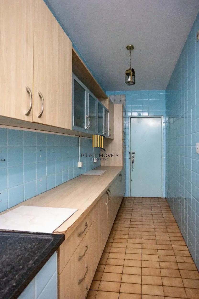 Vende-se apartamento com 3 quartos, 1 vaga e 145 m² – Moinhos de Vento