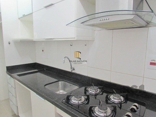Apartamento com 1 Dormitório e Pátio Privativo no Bairro Petrópolis