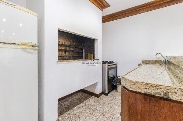 Vende-se luxuoso apartamento 3 quartos com suíte, 2 vagas, lareira, churrasqueira, próximo da encol - 133m² - Bela Vista