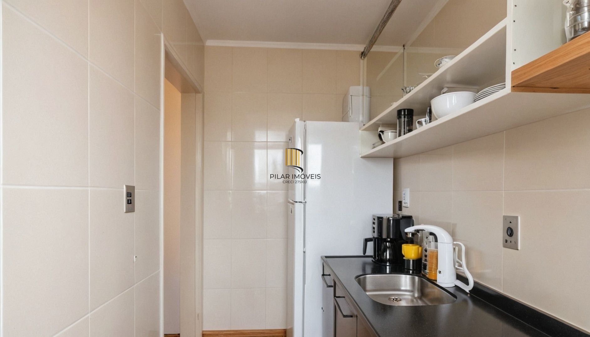 Vende-se apartamento semi-mobiliado com 2 quartos e 41m² - Menino Deus