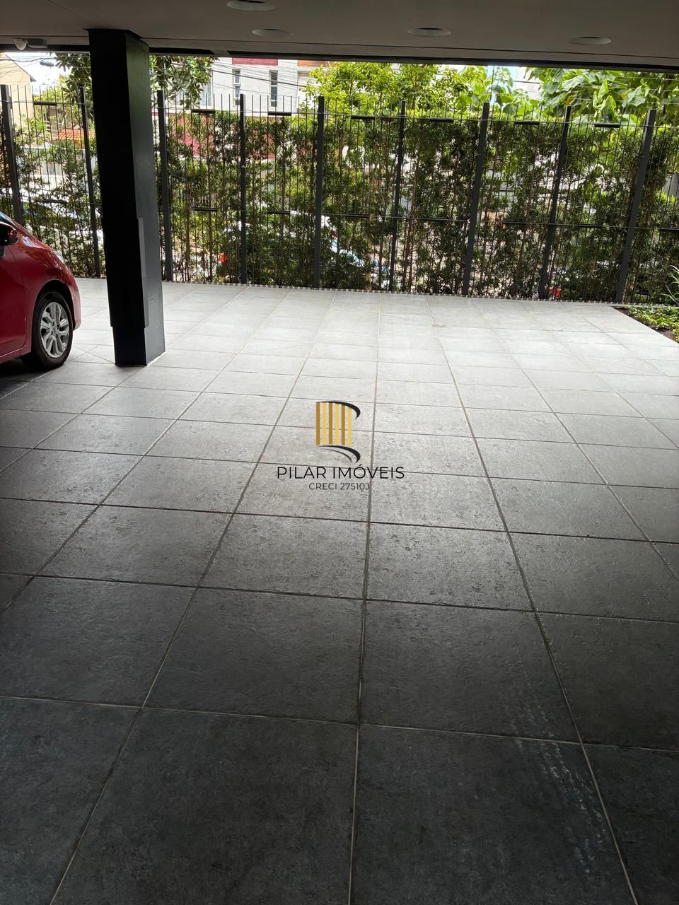 Vende-se apartamento com 2 quartos (1 suíte), 79m² e 2 vagas - Rua Eduardo chartier 190