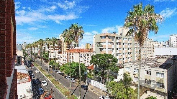 Amplo apartamento 2 quartos com vaga no Menino Deus - 71m²