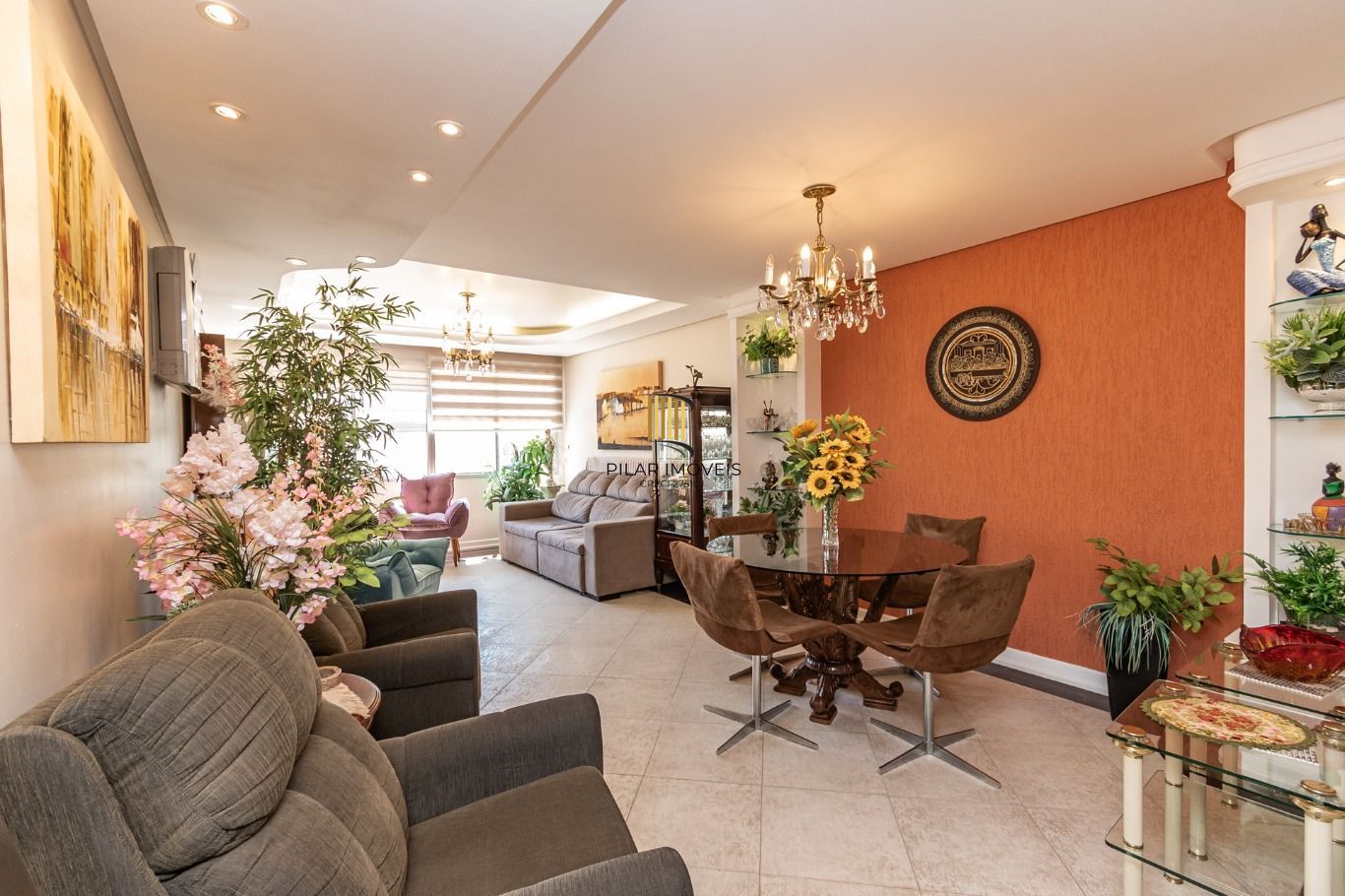 Vende-se apartamento com 3 quartos (1 suíte), 133 m² e 1 vaga – Petrópolis