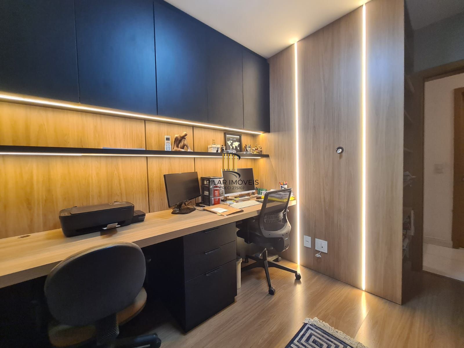 Vende-se apartamento com 3 quartos (1 suíte), 71 m² privativos e 2 vagas – Partenon