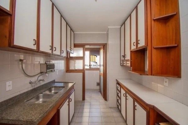 Vende-se apartamento de 2 quartos, 1 vaga, 87m² - Bom Fim