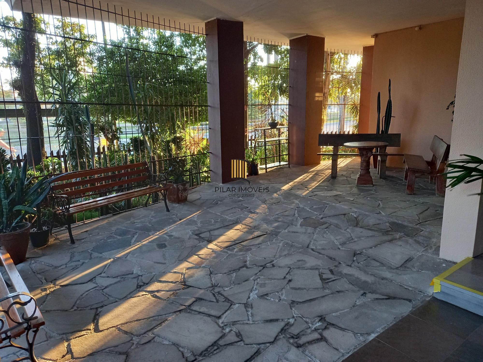 Vende-se amplo apartamento de 2 quartos, 1 vaga e 78m² - Santa Cecília