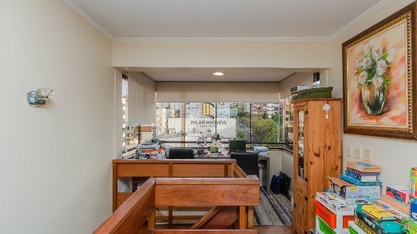 Vende-se cobertura com 3 quartos (1 suíte), piscina privativa, 202m² e 2 vagas - Mont Serrat