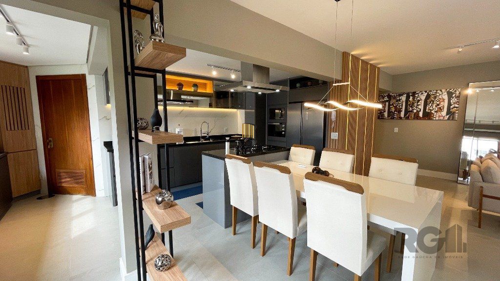 Vende-se luxuoso apartamento 3 quartos com suíte, 2 vagas, com churrasqueira e hidro - 148m² -  Petrópolis