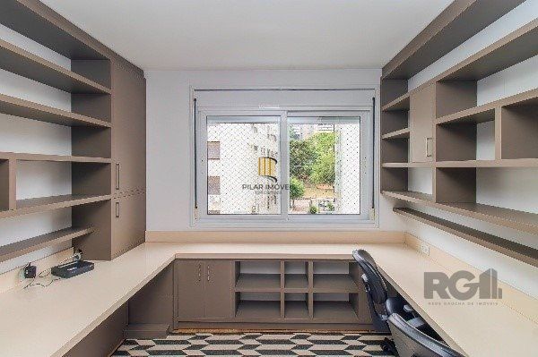 Apartamento de alto padrão, 3 suítes, 3 vagas, ao lado da Praça da Encol