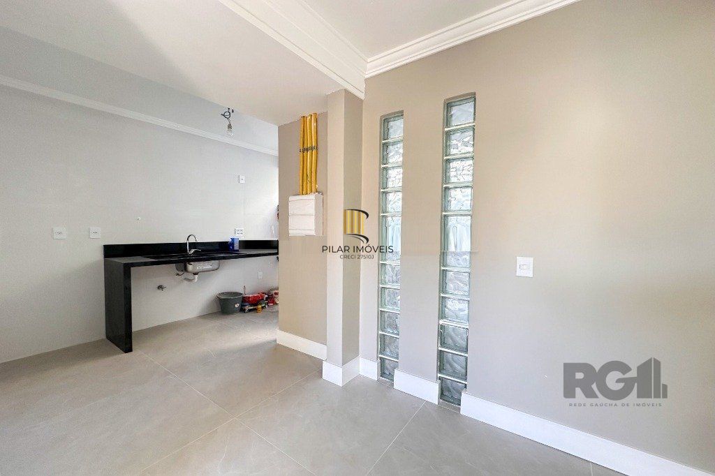 Vende-se apartaento 2 quartos com suíte e vaga coberta em região privilegiada - 72m² - Mont'Serrat