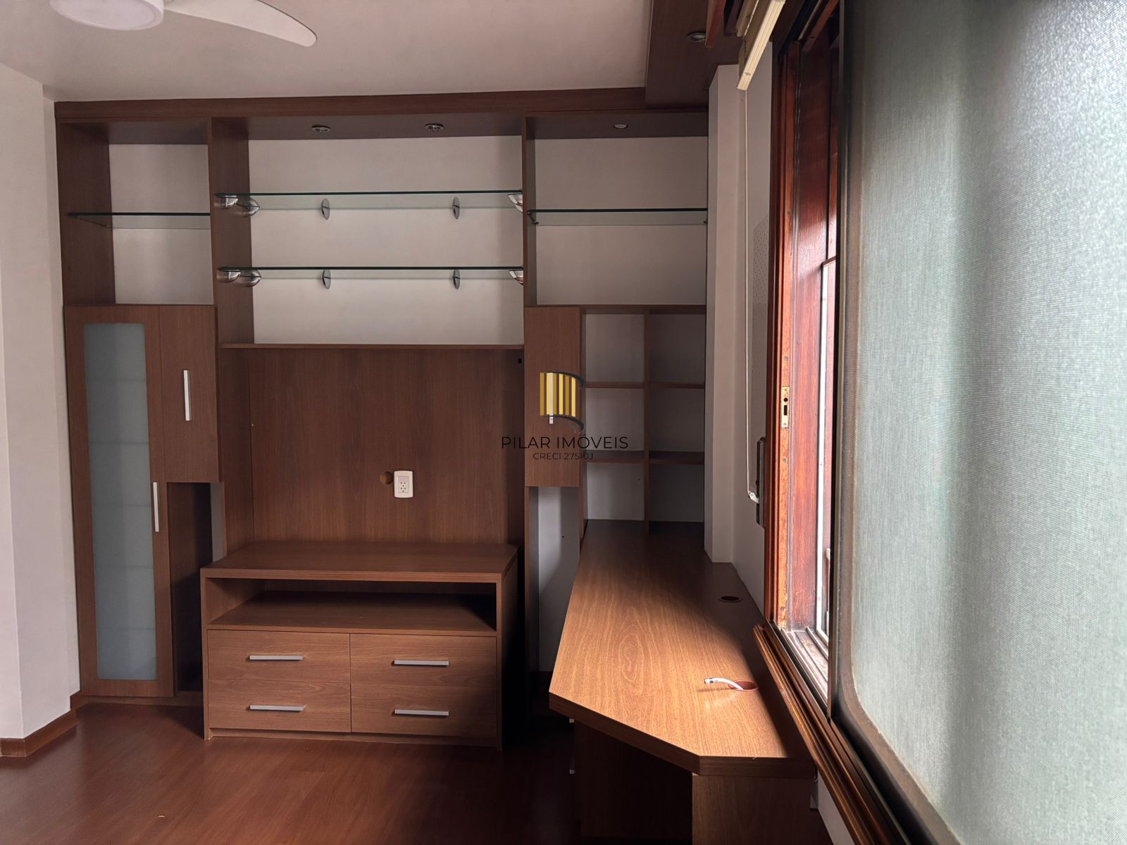 Vende-se apartamento com 3 quartos( 1 suíte), 111m² e 1 vaga – Auxiliadora