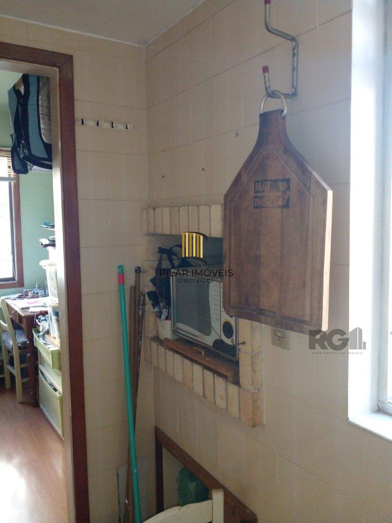 Apartamento de 2 dormitórios, 2 banheiros e 1 vaga de garagem no Bairro Petrópolis