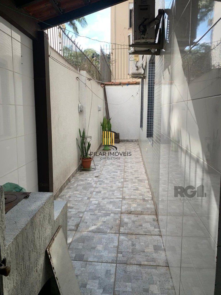 Vende-se belíssimo apartamento 3 suítes, de frente, próximo ao Parcão, reformado e com pátio - 194m² - Auxiliadora