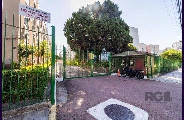 Vende-se apartamento 2 quartos espaçosos com vaga rotatirva próximo ao Mãe de Deus - 54m² - Medianeira