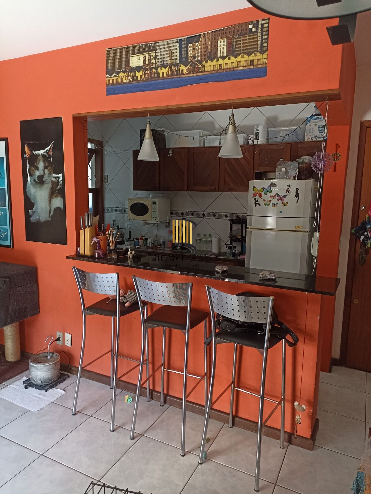 Vende-se apartamento de 1 dormitório com sacada e 47m² - Cidade Baixa