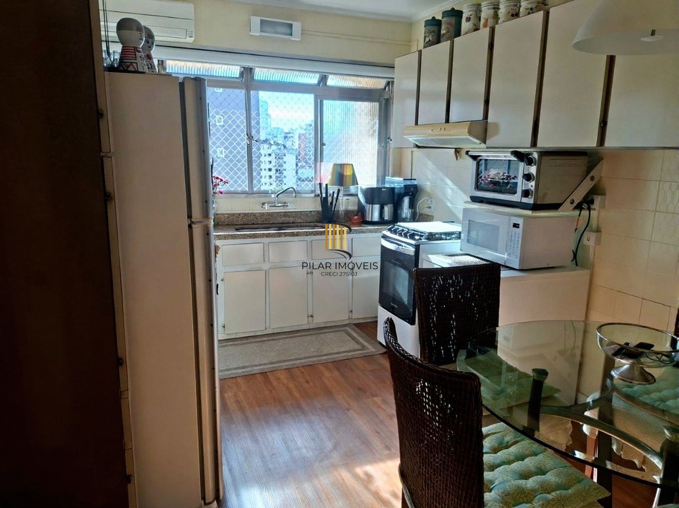 Vende-se apartamento com 3 quartos (1 suíte), 122 m² e 1 vaga – Petrópolis