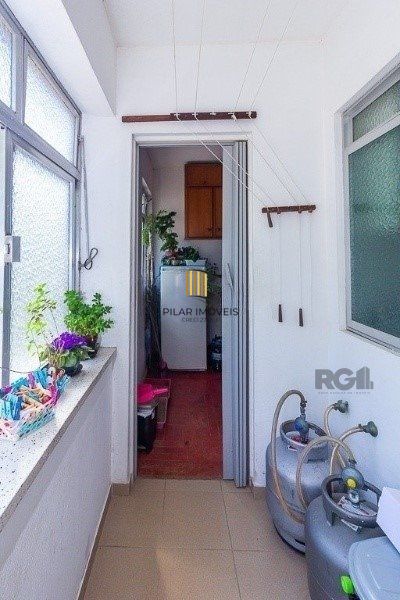 Cobertura para Venda - 100.94m², 3 dormitórios, sendo 1 suites, 2 vagas - Petrópolis