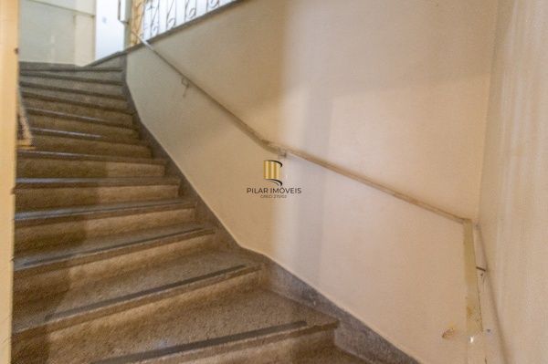 Vende-se apartamento com 2 quartos, 62 m² e 1 vaga