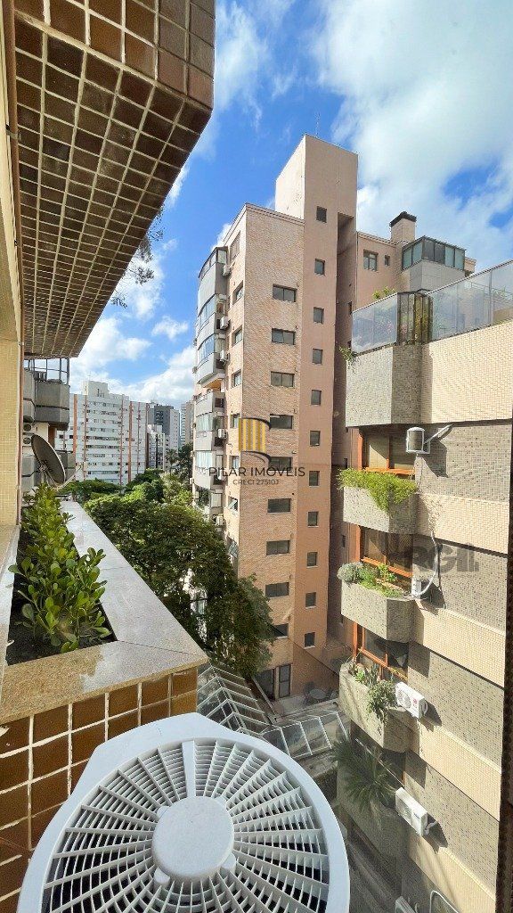 Vende-se luxuoso apartamento 3 quartos com suíte, 2 vagas, com churrasqueira e hidro - 148m² -  Petrópolis