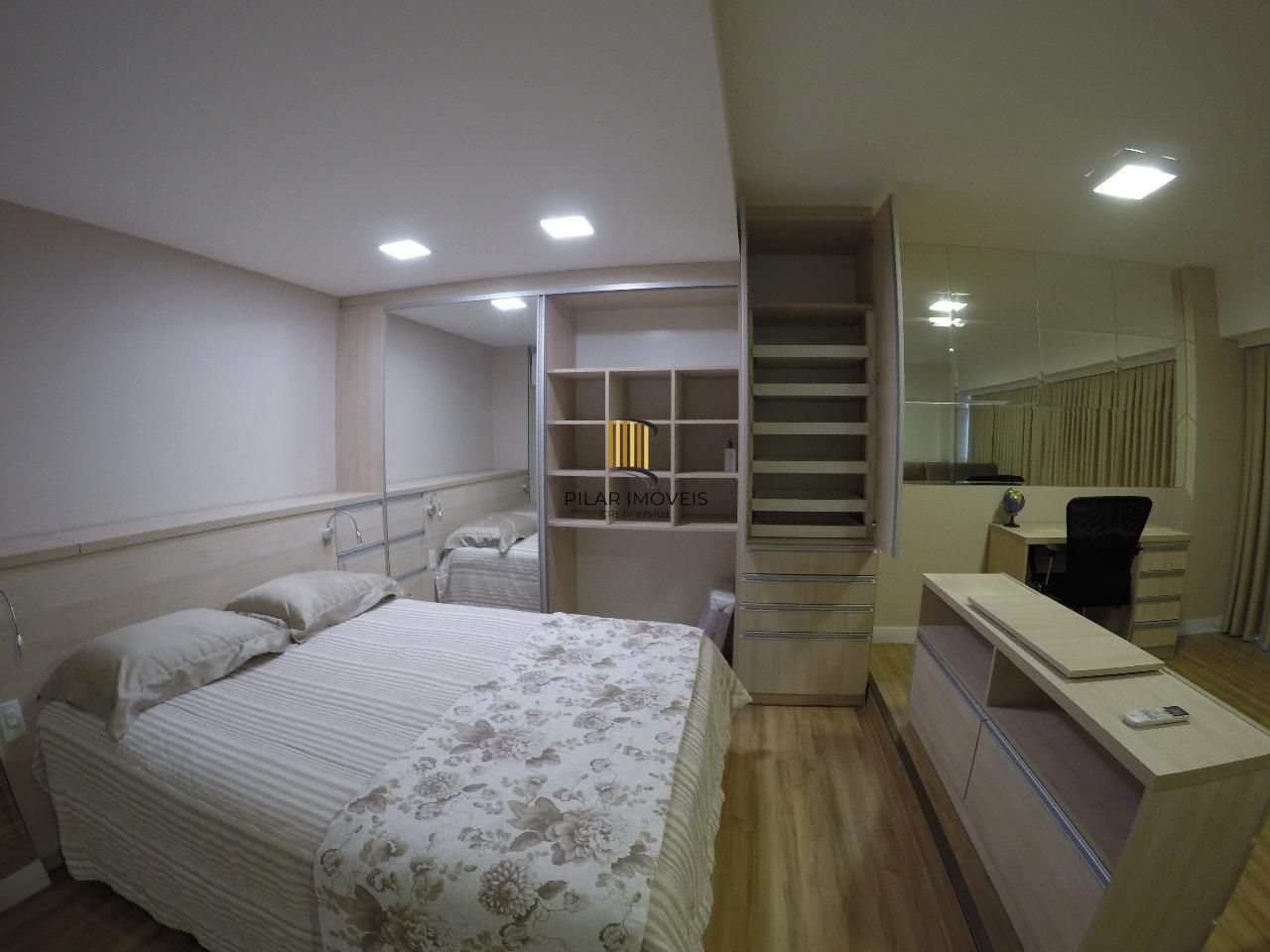Vende-se apartamento duplex com 1 quarto , 64m² e 2 vagas - Praia de Belas