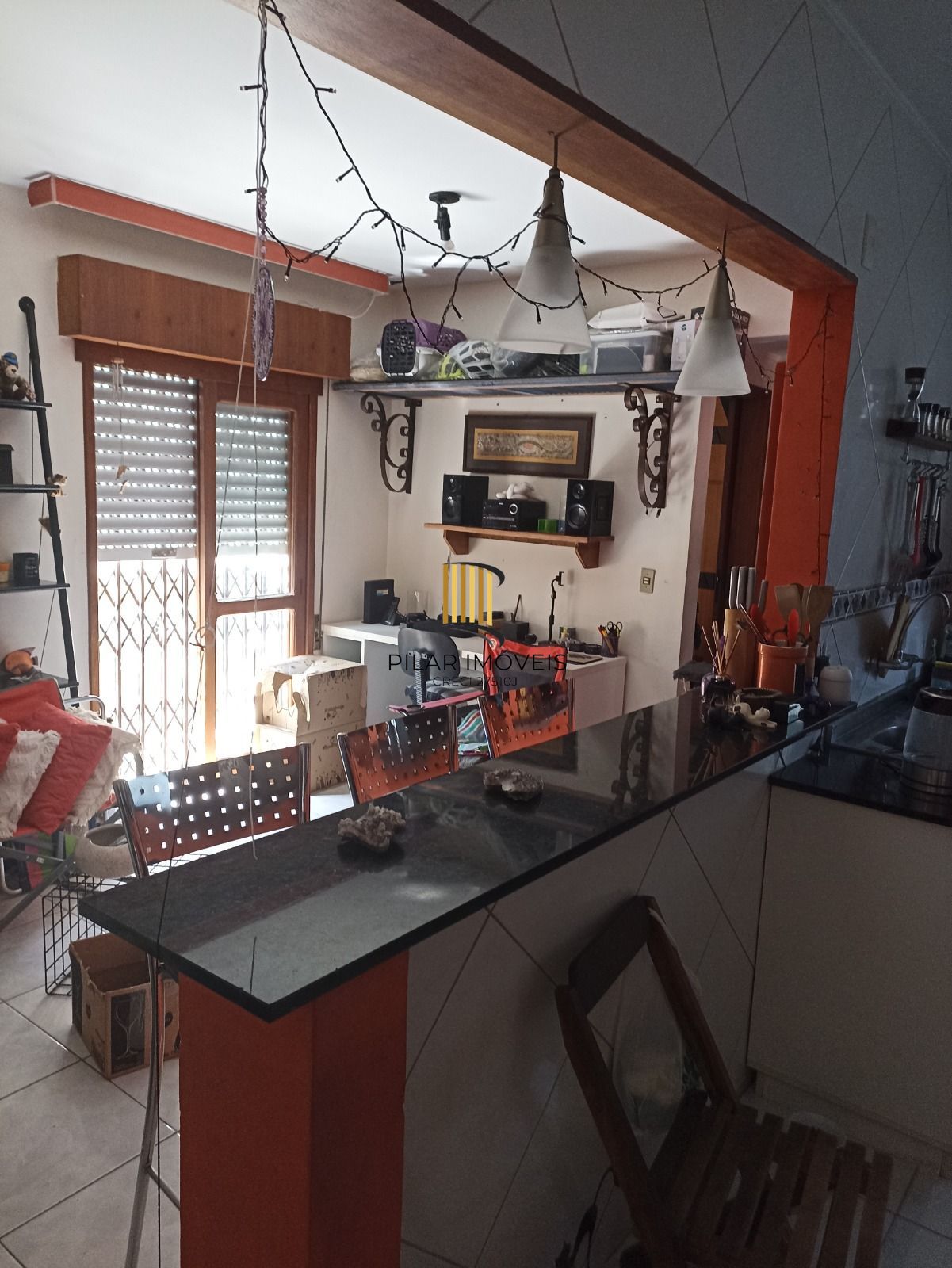 Vende-se apartamento de 1 dormitório com sacada e 47m² - Cidade Baixa
